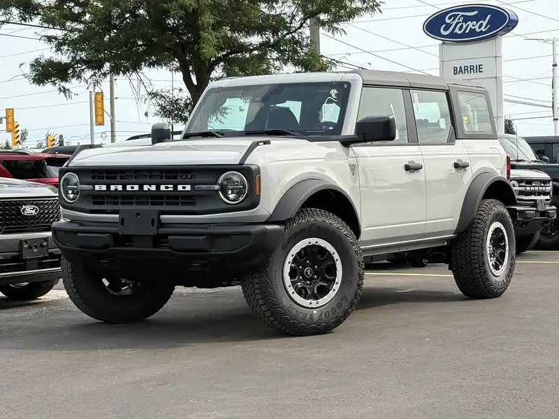 2026 Ford Bronco Base, šedá, 0 km, dovoz Kanada — foto 2 z 12