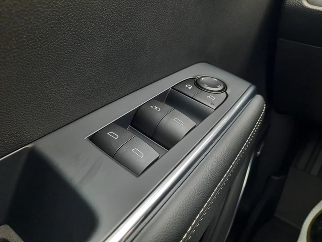 2026 GMC Acadia Elevation, 27 km, dovoz Kanada — foto 11 z 20
