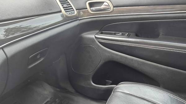 Jeep, dovoz Kanada — foto 10 z 12