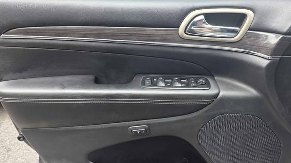 Jeep, dovoz Kanada — foto 11 z 12