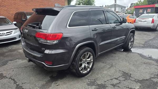 Jeep, dovoz Kanada — foto 2 z 12