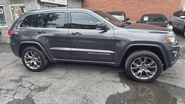 Jeep, dovoz Kanada — foto 5 z 12