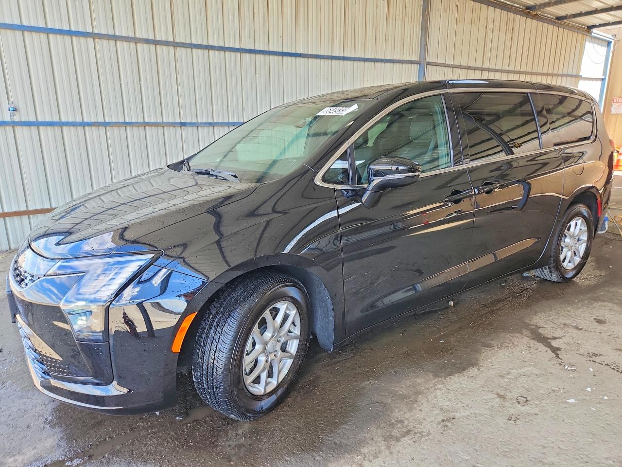 2027 Chrysler PACIFICA SELECT, černá, 7 963 km, dovoz USA — foto 1