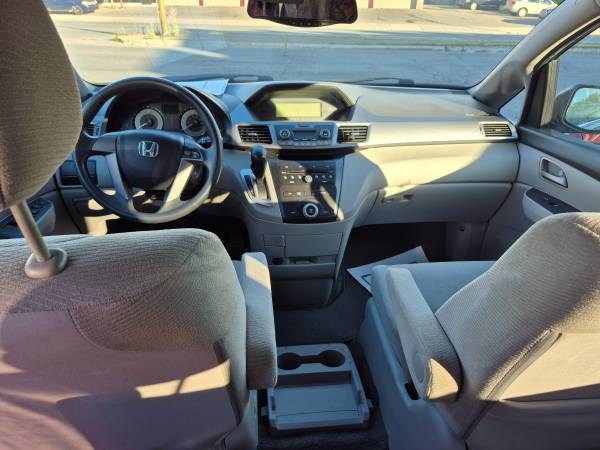 2012 Honda, dovoz Kanada — foto 8 z 12