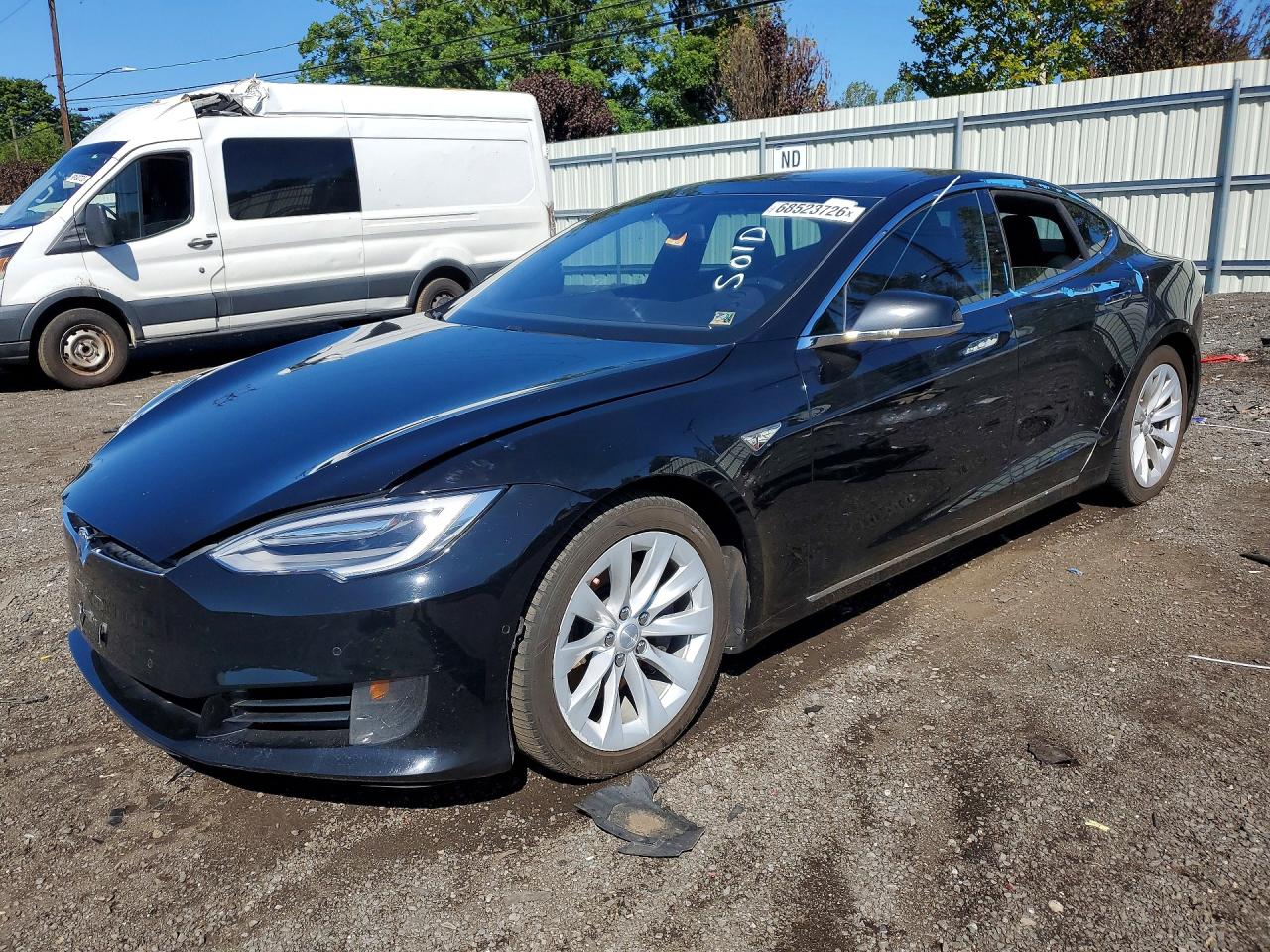 2016 Tesla MODEL S, černá, dovoz USA — foto 1