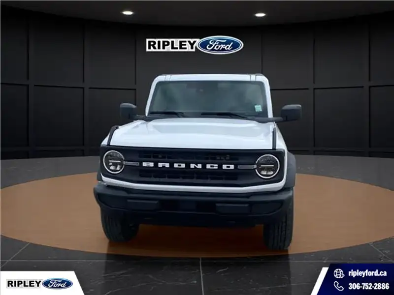 2026 Ford Bronco Big Bend, bílá, 10 km, dovoz Kanada — foto 2 z 12