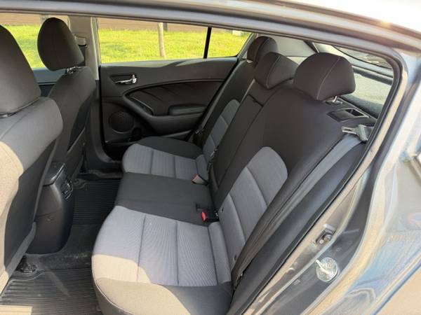 2016 Kia, dovoz Kanada — foto 5 z 7