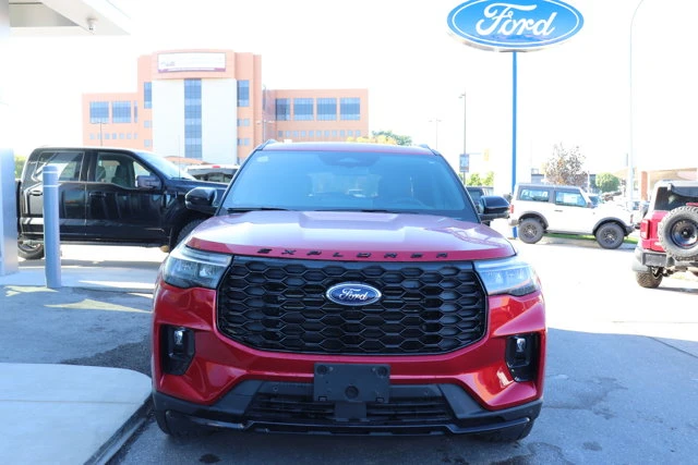 2026 Ford Explorer ST-Line, červená, dovoz Kanada — foto 2 z 20