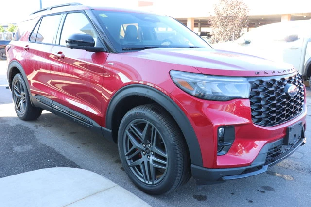 2026 Ford Explorer ST-Line, červená, dovoz Kanada — foto 3 z 20