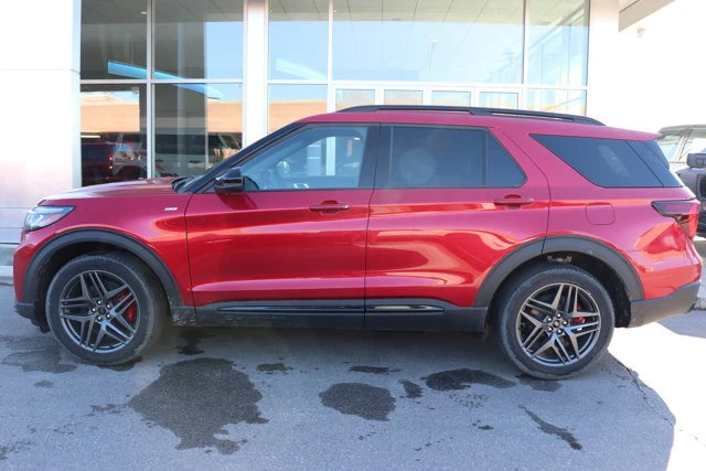 2026 Ford Explorer ST-Line, červená, dovoz Kanada — foto 5 z 20