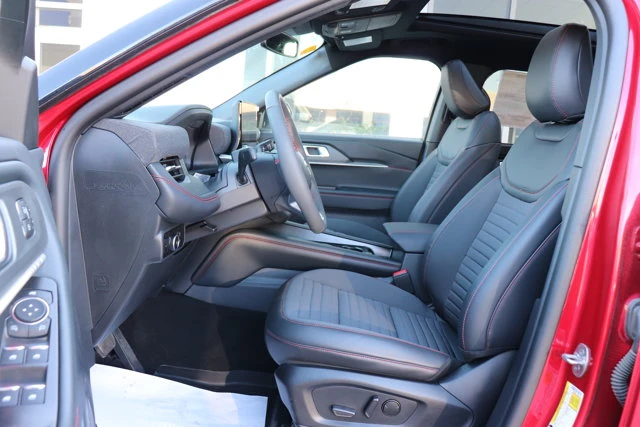 2026 Ford Explorer ST-Line, červená, dovoz Kanada — foto 9 z 20