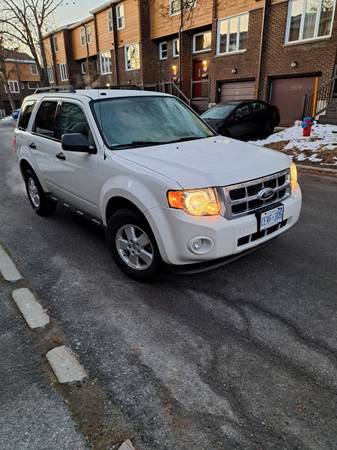 2012 Ford, dovoz Kanada — foto 2 z 4