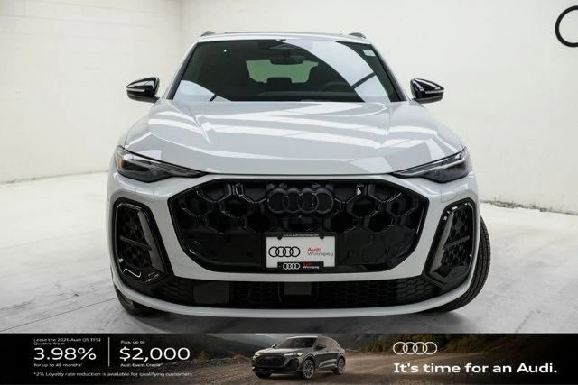 2026 Audi Q5 Progressiv, bílá, 17 km, dovoz Kanada — foto 2 z 20