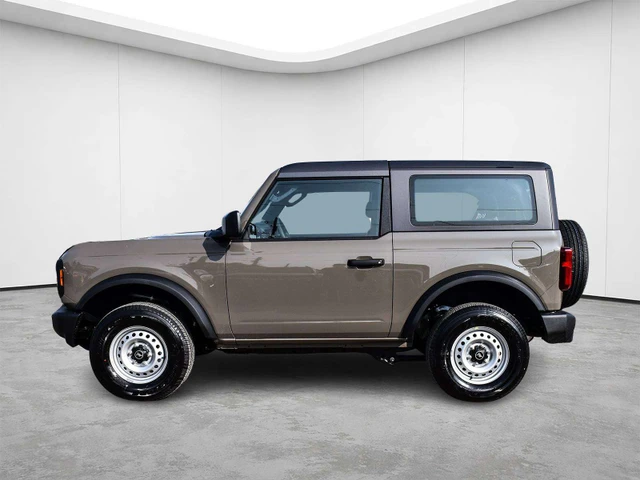 2026 Ford Bronco Base, šedá, 30 km, dovoz Kanada — foto 3 z 18