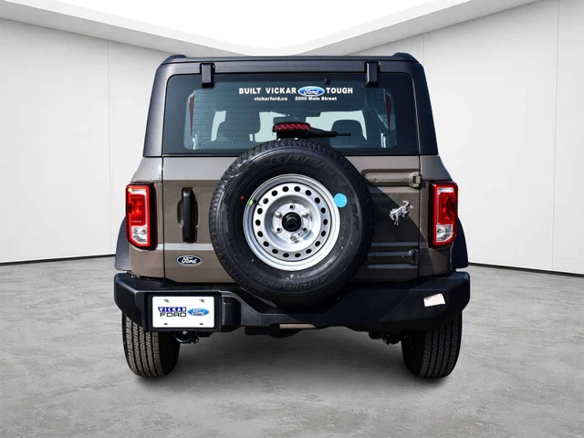 2026 Ford Bronco Base, šedá, 30 km, dovoz Kanada — foto 5 z 18