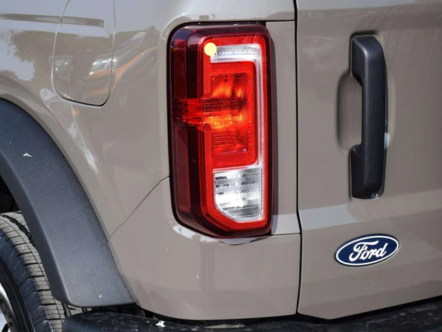 2026 Ford Bronco Base, šedá, 30 km, dovoz Kanada — foto 7 z 18