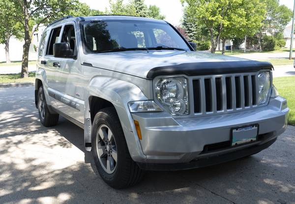 2008 Jeep, dovoz Kanada — foto 3 z 9