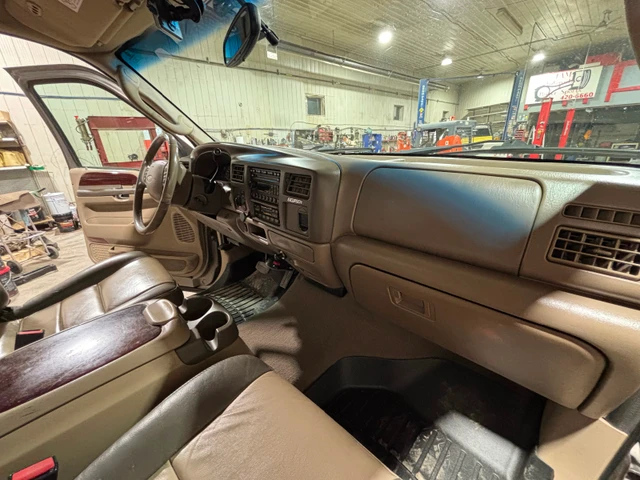 2004 Ford Excursion, 240 000 km, dovoz Kanada — foto 5 z 5