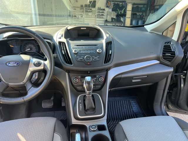2017 Ford C-Max Carbon grey, 146 500 km, dovoz Kanada — foto 4 z 5