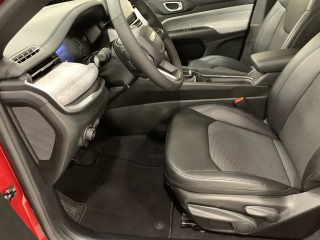 2026 Jeep Compass North, červená, 3 322 km, dovoz Kanada — foto 8 z 20