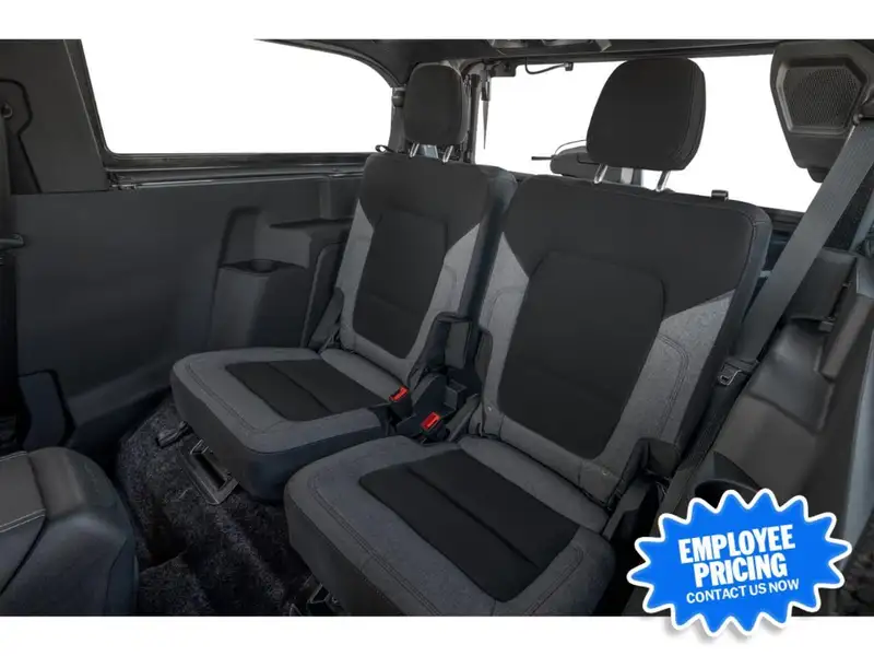 2026 Ford Bronco, šedá, 125 km, dovoz Kanada — foto 10 z 12