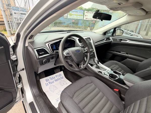 2013 Ford, dovoz USA — foto 11 z 12