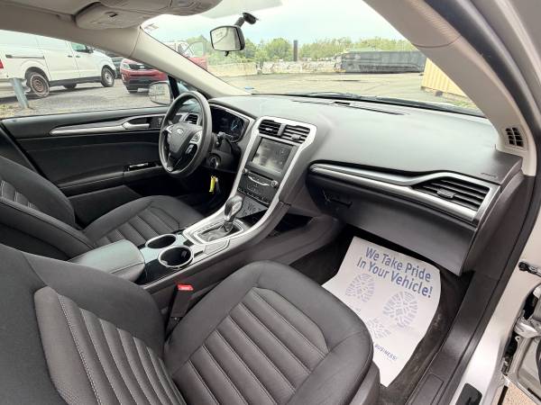 2013 Ford, dovoz USA — foto 12 z 12