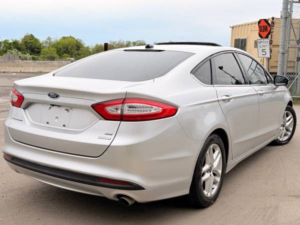 2013 Ford, dovoz USA — foto 4 z 12