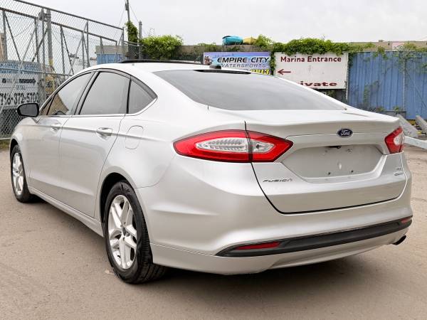 2013 Ford, dovoz USA — foto 5 z 12