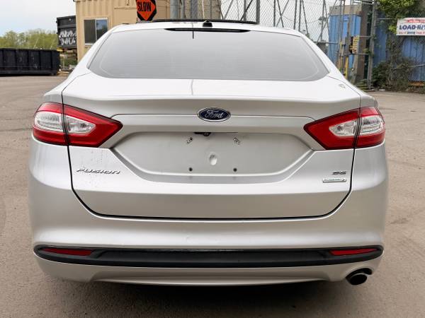 2013 Ford, dovoz USA — foto 7 z 12