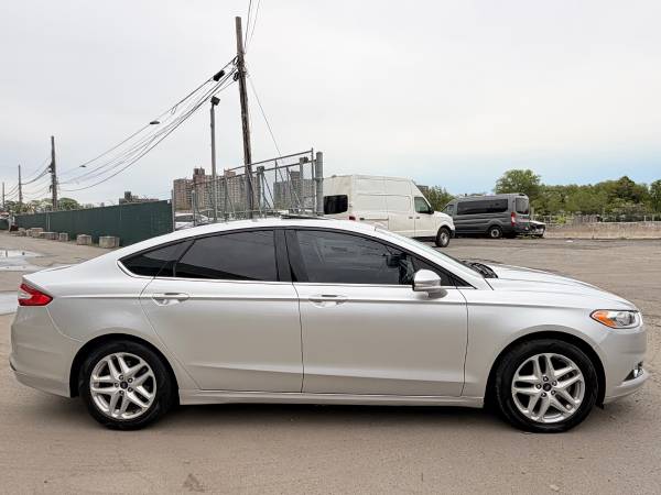 2013 Ford, dovoz USA — foto 9 z 12