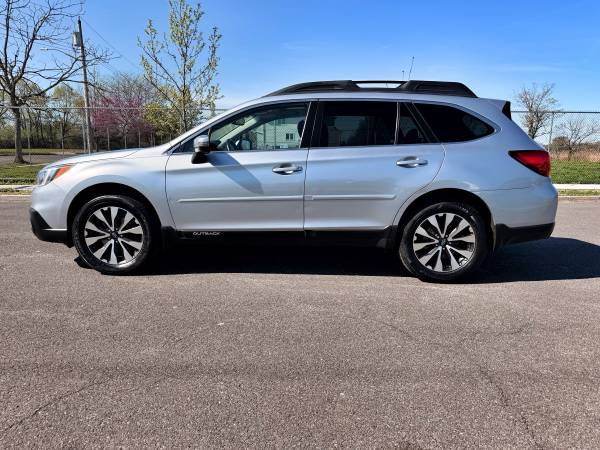 2016 Subaru, dovoz USA — foto 2 z 12