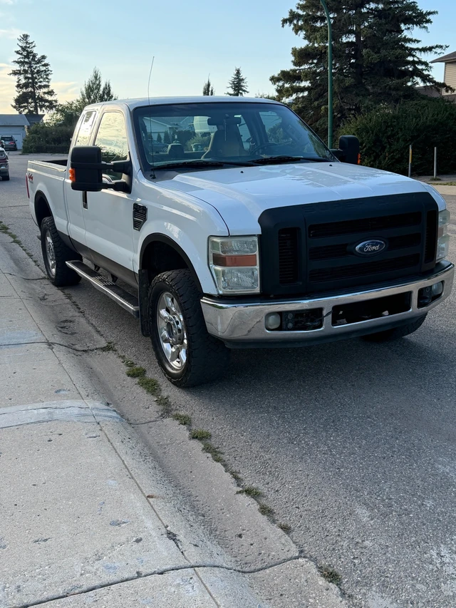 2008 Ford E-250, 302 000 km, dovoz Kanada — foto 2 z 5
