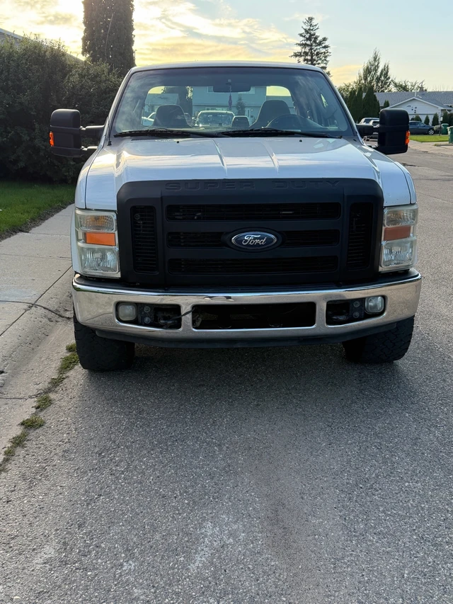 2008 Ford E-250, 302 000 km, dovoz Kanada — foto 3 z 5
