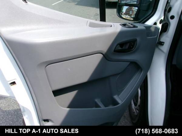2016 Ford, dovoz USA — foto 10 z 12