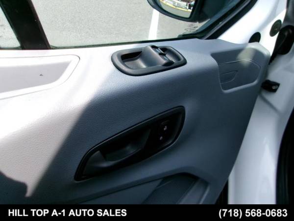 2016 Ford, dovoz USA — foto 11 z 12