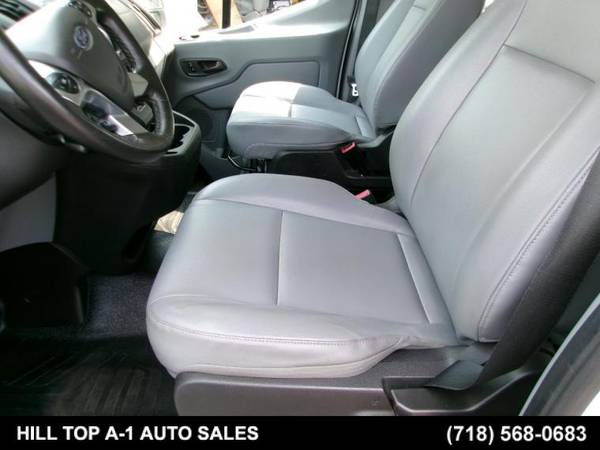 2016 Ford, dovoz USA — foto 12 z 12