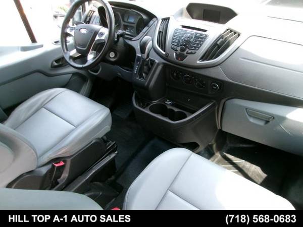 2016 Ford, dovoz USA — foto 8 z 12