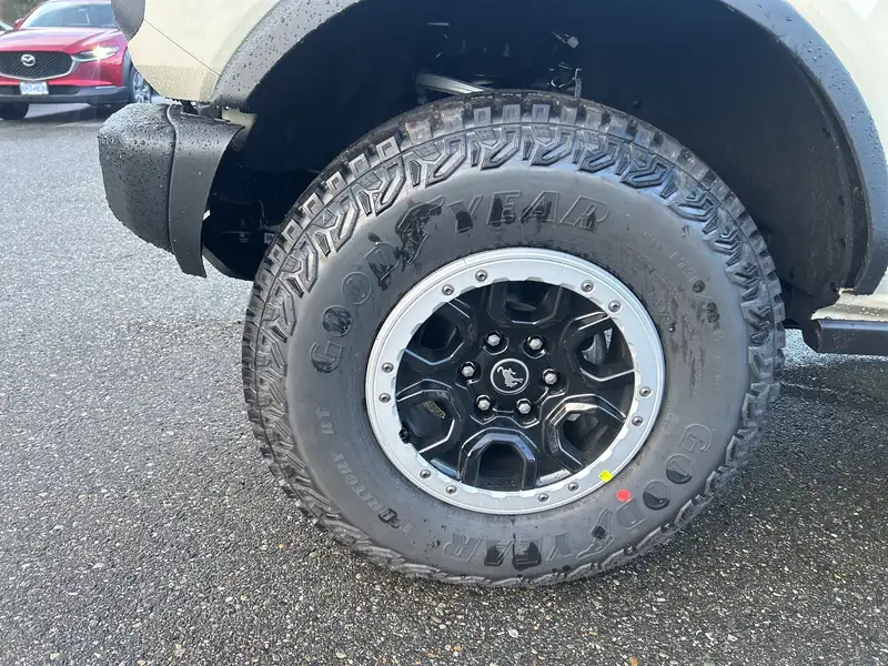 2026 Ford Bronco BADLANDS, hnědá, 9 000 km, dovoz Kanada — foto 5 z 5