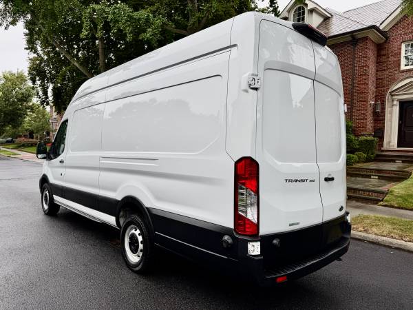 2024 Ford, dovoz USA — foto 7 z 12