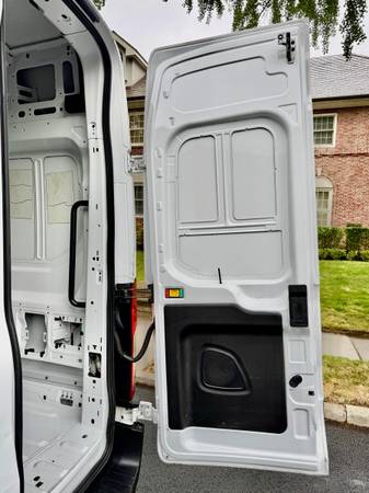 2024 Ford, dovoz USA — foto 9 z 12