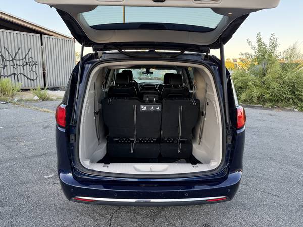 2018 Chrysler, dovoz USA — foto 10 z 12