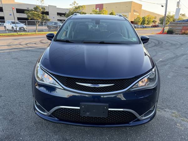2018 Chrysler, dovoz USA — foto 4 z 12