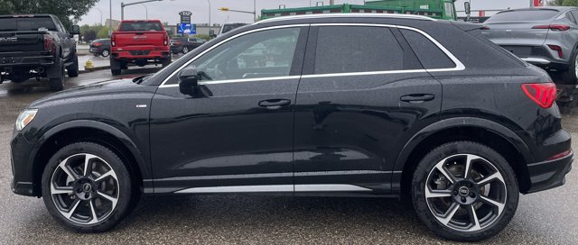 2025 Audi Q3 Progressiv, bílá, 19 802 km, dovoz Kanada — foto 2 z 8