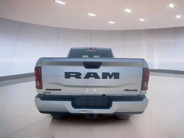 2027 RAM 2500 Base, stříbrná, 1 km, dovoz Kanada — foto 3 z 5