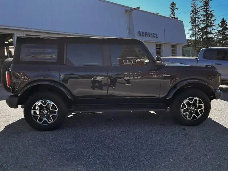 2023 Ford Bronco *KEYLESS ENTRY*BACKUP CAMERA, černá, 43 527 km, dovoz Kanada — foto 2 z 12