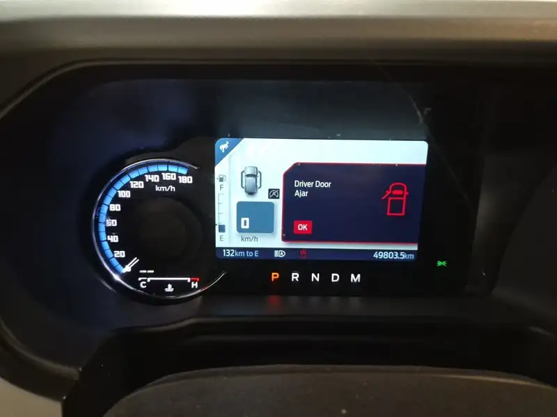 2023 Ford Bronco, červená, 49 803 km, dovoz Kanada — foto 2 z 7