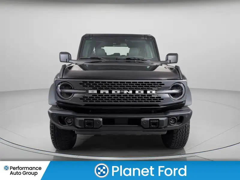 2026 Ford Bronco, černá, 5 500 km, dovoz Kanada — foto 2 z 12