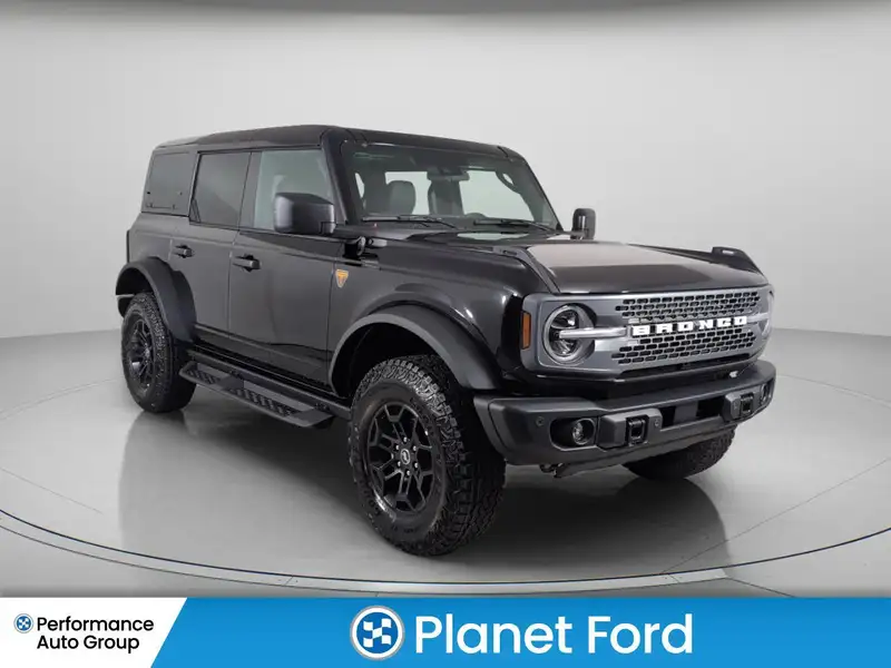 2026 Ford Bronco, černá, 5 500 km, dovoz Kanada — foto 3 z 12