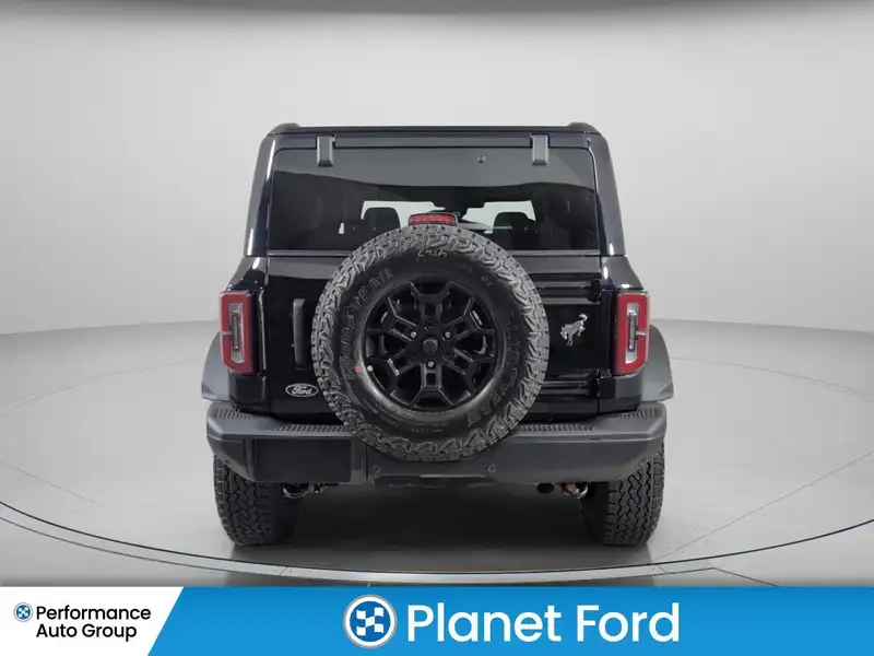 2026 Ford Bronco, černá, 5 500 km, dovoz Kanada — foto 6 z 12